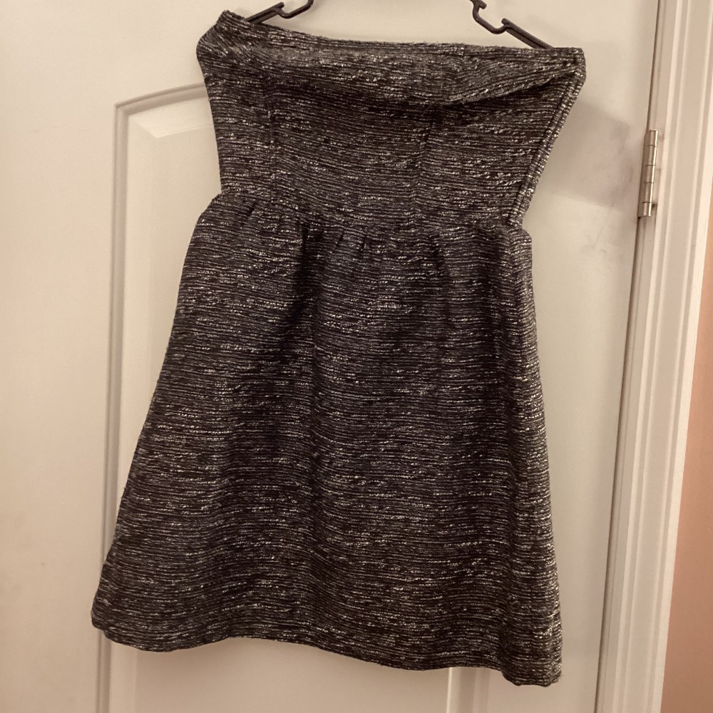 Size 6 brand new with tags strapless sleeveless festive dress double line